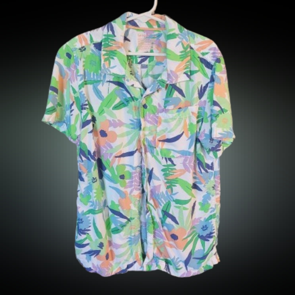 ♟️5 for $20♟️Tourist button up